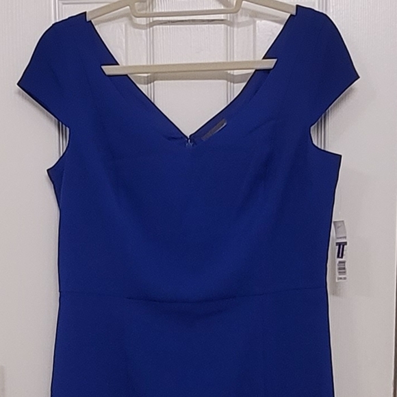 NWT V-Neck Dress by The Limited, Size 4P - Picture 6 of 8